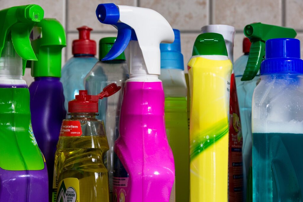 plastic, to clean, environmental pollution-4043071.jpg